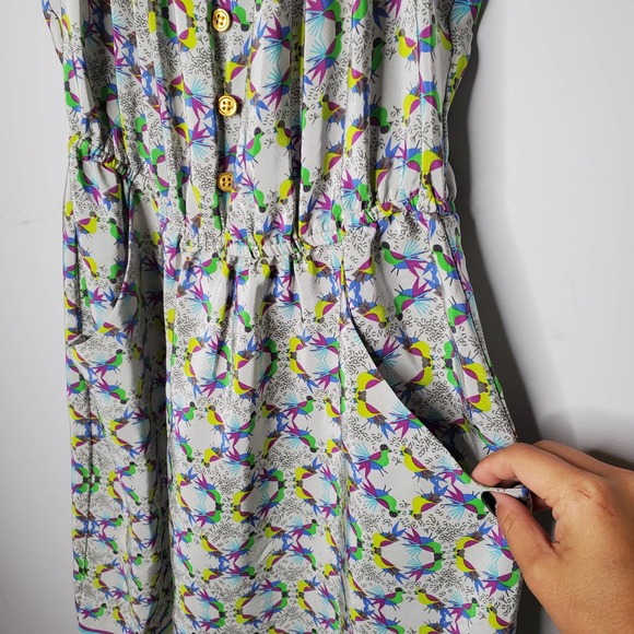 CHARLIE JADE Printed V-Neck Sleeveless 100% Silk Mini Dress Sz Small S - Picture 3 of 6